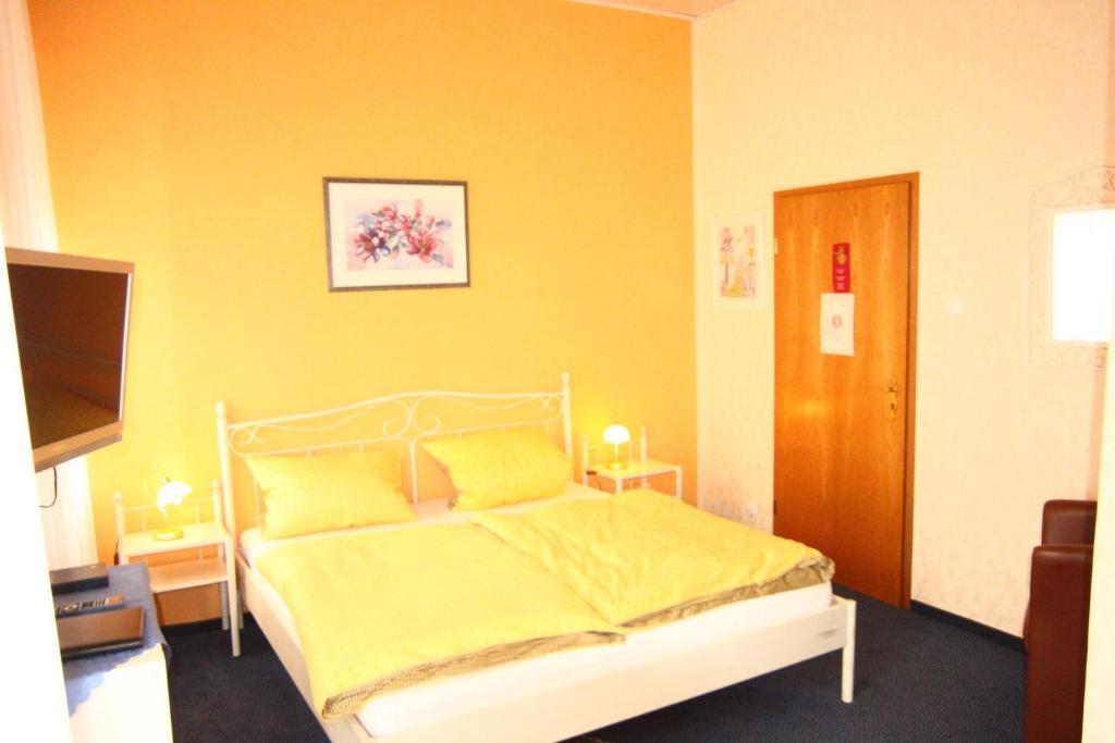 Moselromantik-Hotel Zum Loewen Ediger-Eller Quarto foto