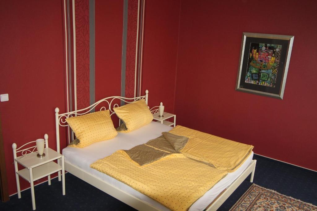 Moselromantik-Hotel Zum Loewen Ediger-Eller Quarto foto