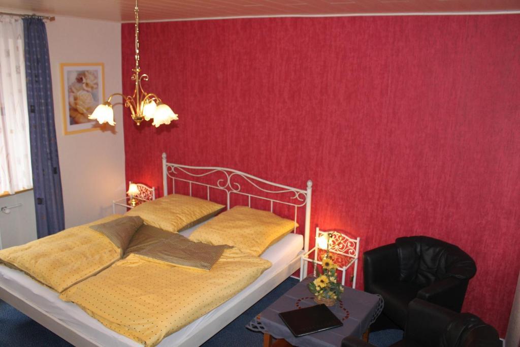 Moselromantik-Hotel Zum Loewen Ediger-Eller Quarto foto