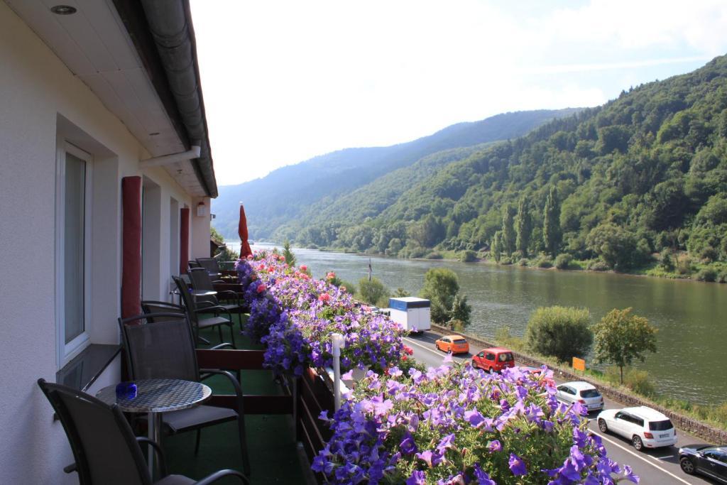 Moselromantik-Hotel Zum Loewen Ediger-Eller Quarto foto