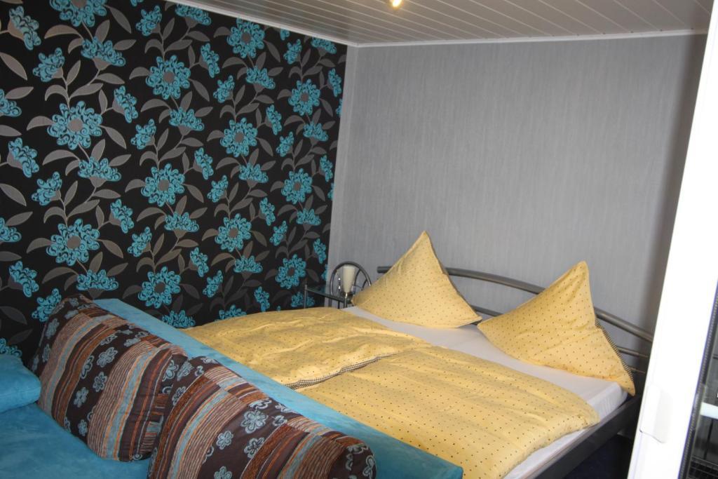 Moselromantik-Hotel Zum Loewen Ediger-Eller Quarto foto