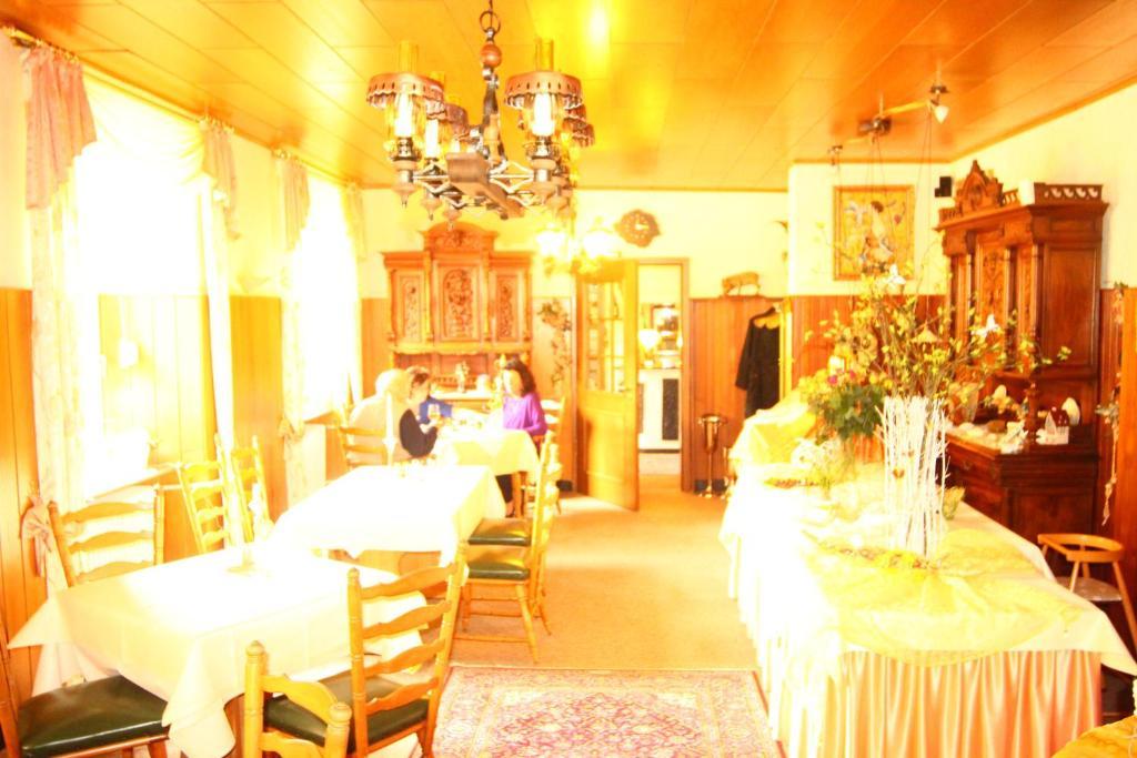 Moselromantik-Hotel Zum Loewen Ediger-Eller Quarto foto